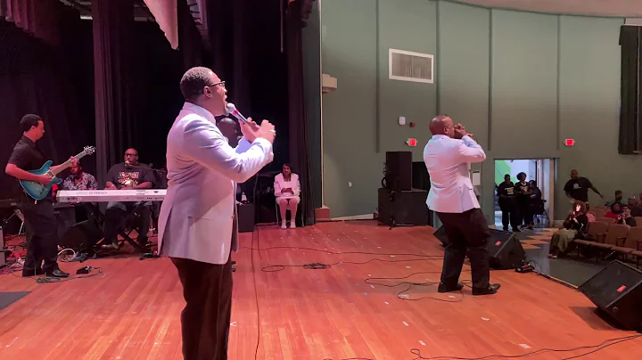 Pastor Rodney Mills & The New Virginia Aires