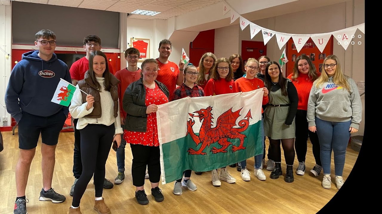 Yma O Hyd Côr Cymysg UMCB Mixed Choir YouTube