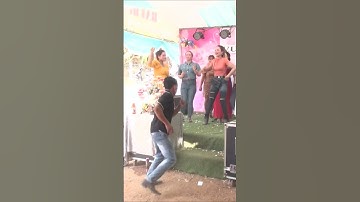 nhảy đám cưới Lên bờ xuống biển #shorts