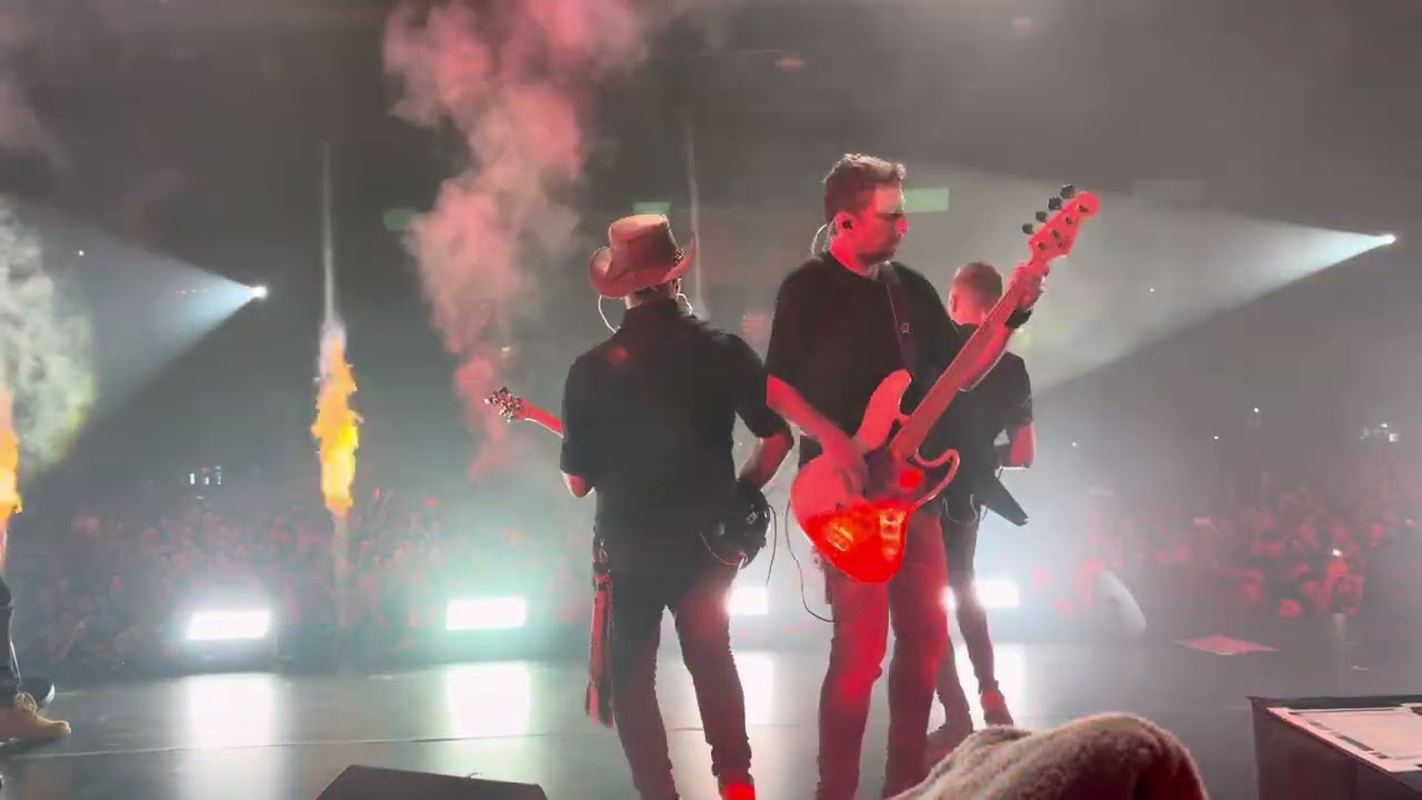 M.P. Thompson - Kralj Tomislav ( Arena Varazdin ) Ante Jurinovic Bass Cam