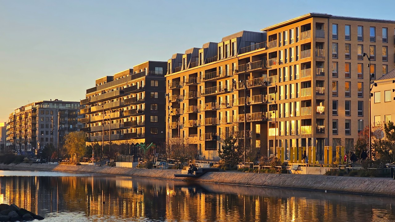 Exploring Malmö: Citadellstaden, Malmöhus Slott & Slottsparken 🇸🇪 4K Sweden Walk