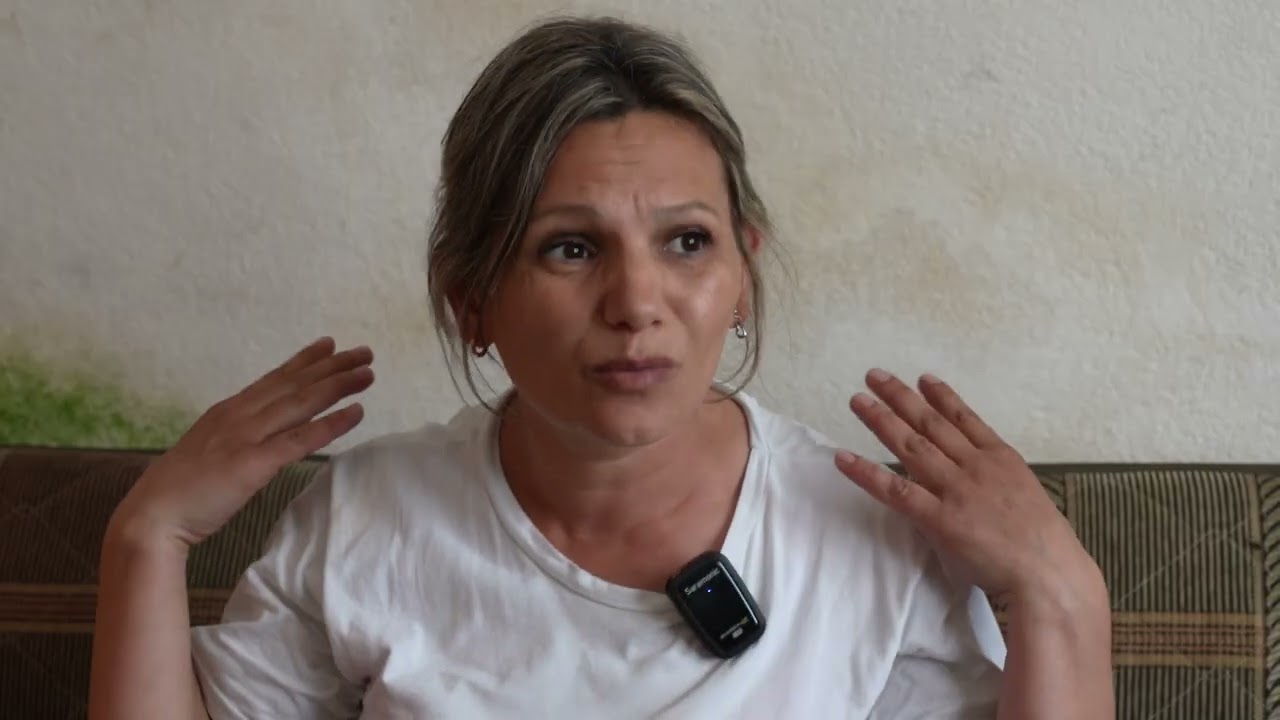 Sadik Kuqi nga komuna e Kaqanikut po hyn në shtëpi të re.