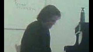 Singi Langar Für Elise På Piano