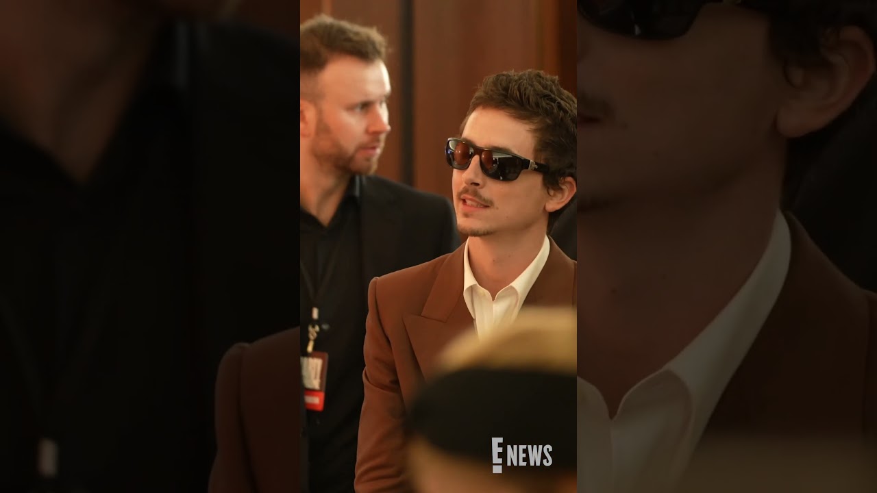 Timothée Chalamet is doin' his thing at the "Marty Supreme" premiere in Paris. 🤩