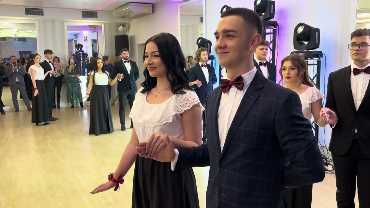 Studniówki 2024: VII Liceum Ogólnokształcące im K.K. Baczyńskiego w Radomiu