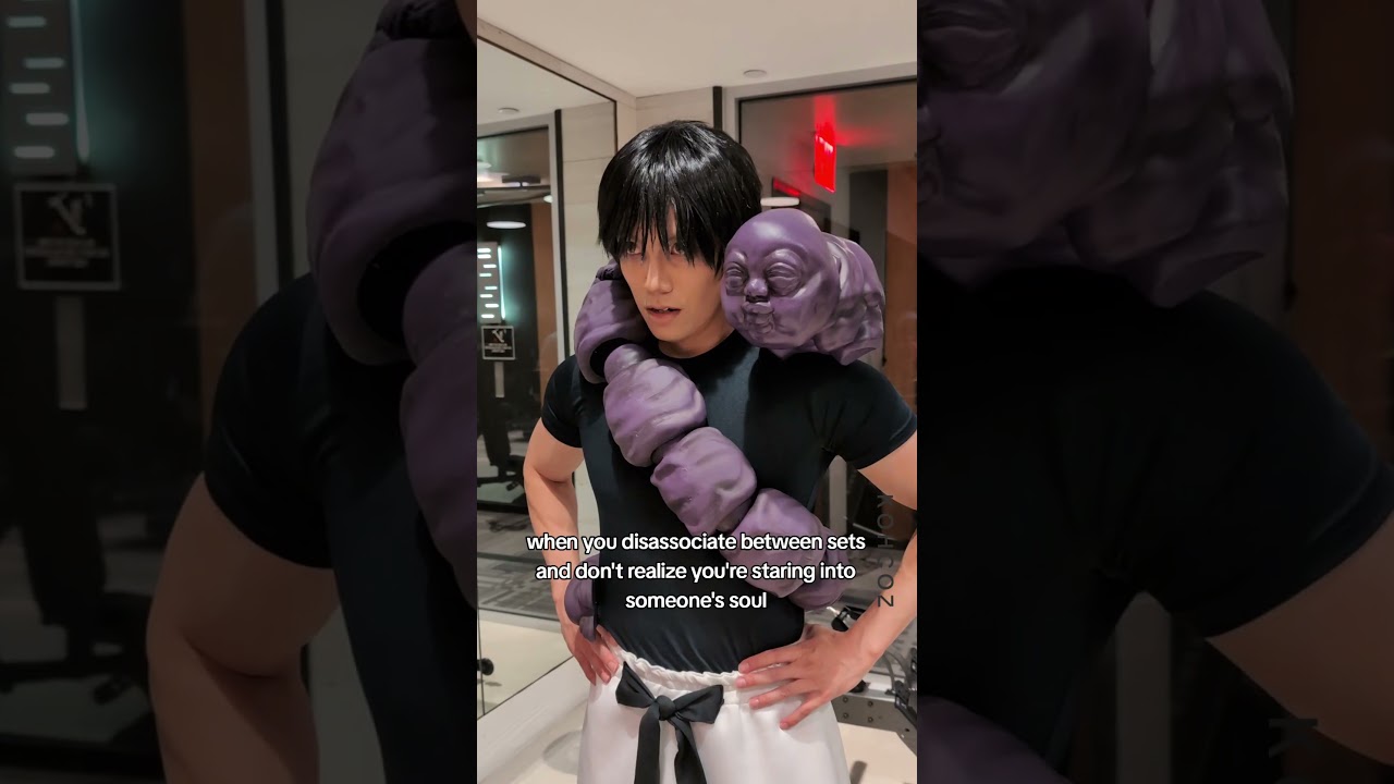 Why he look like he gonna ask for money 😨 #jujutsukaisen #maki #toji #cosplay @LelegacyCrafting