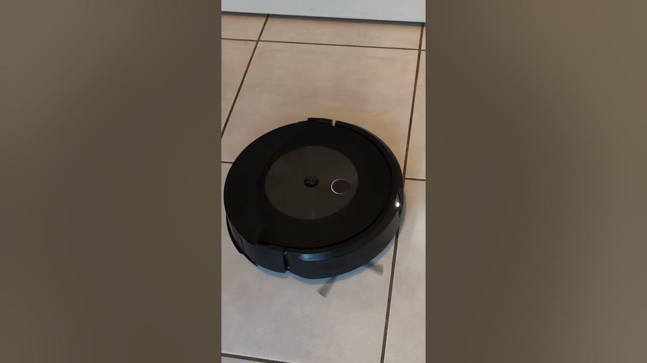iRobot Roomba Combo i5 Robot Vacuum & Mop - RobotShop