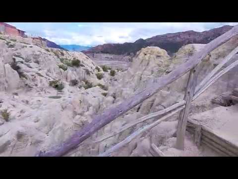 Video: Ako Navštíviť Strašidelné Mesačné údolie Bolívie (Valle De La Luna)