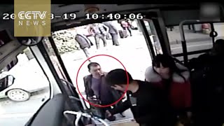 Footage: bus driver yells at thief ...