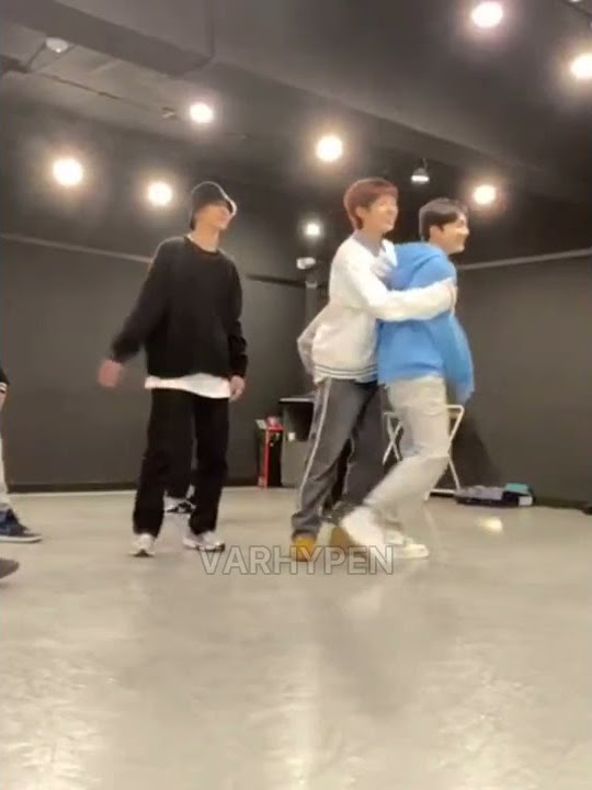 Jungwon & Heeseung spoiling Given-Taken dance.. ENHYPEN