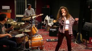 Lisa and The Lips - You might say (Cover)