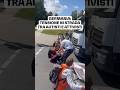Gli attivisti di Letze Generation bloccano una strada in Germania, la reazione del camionista