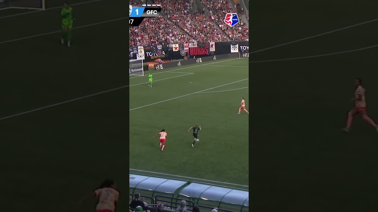 Guro Reiten brought it down in style. ✨ #nwsl #football #soccer