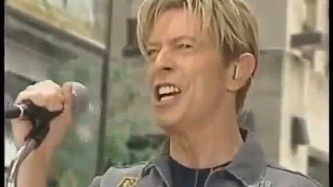 David Bowie - Modern Love (LIVE) (Rockefeller Plaz...
