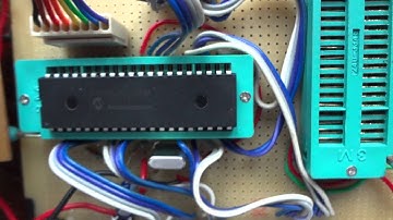 interfacing LEDs with PIC18F452