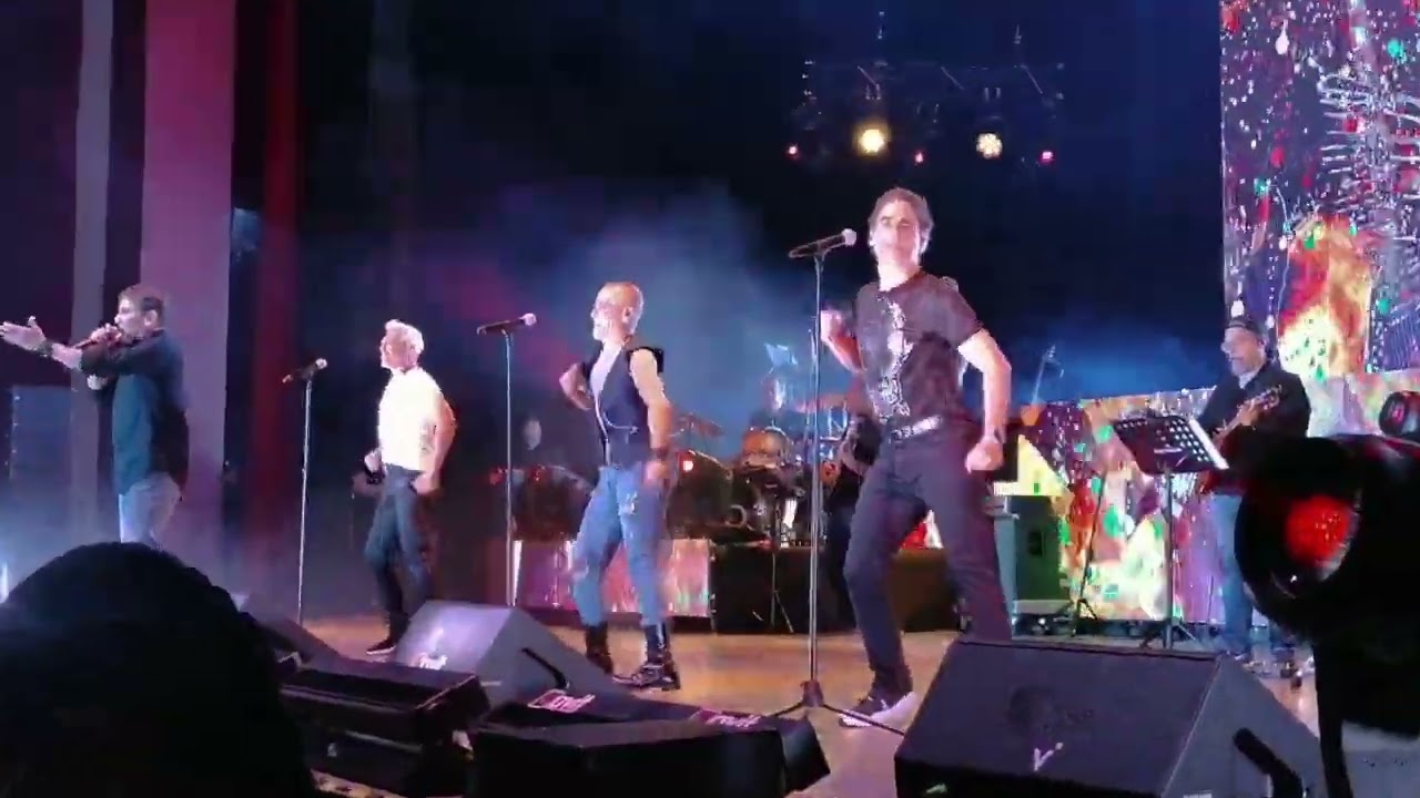 Súbete a mi moto • Menudo 🏍 Súbete a mi moto Tour 2021 #menudo #Subeteamimoto