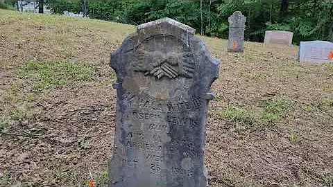 Back to Hoskins Cemetery - Manchester Ky