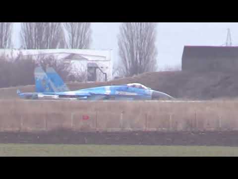 Avionul ucrainean care a aterizat pe aeroportul din Bacău  era dotat cu armament militar