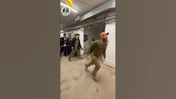 IDF Soldiers And Hasidic Jews DANCE In Between Missions Israel 