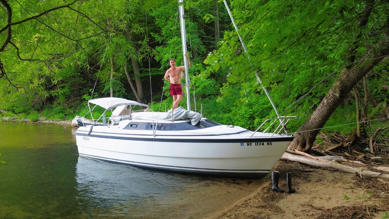 ⁣26' Power-Sailboat Cruising Lake Champlain (Go ANYWHERE)