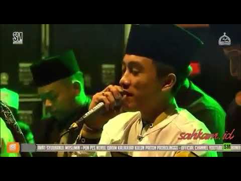 Momen Lucu Gus Azmi Sambung Lirik Hafidz Ahkam Oi Adek Berjilbab Ungu Syubbanul Muslimin