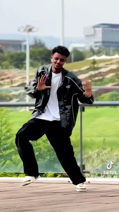 #ethiopianmusic #dance #abelbirhanuየወይኗ #shorts #dancechoreography #dancer #eritrian #ethiopian#edit