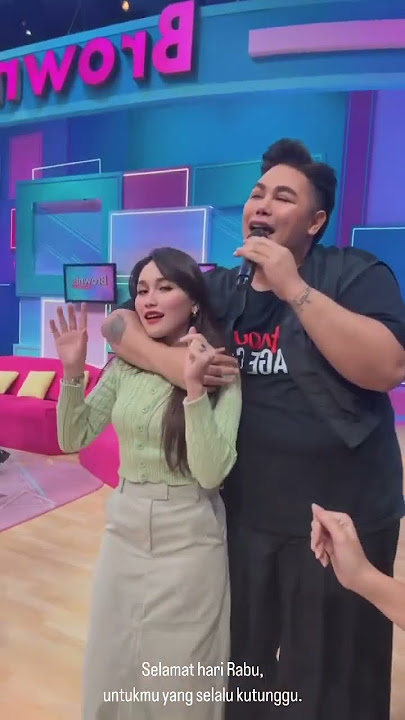 momen kebersamaan kak Ivan Gunawan dgn ayu Ting Ting di brownis hari ini.. #ivangunawan