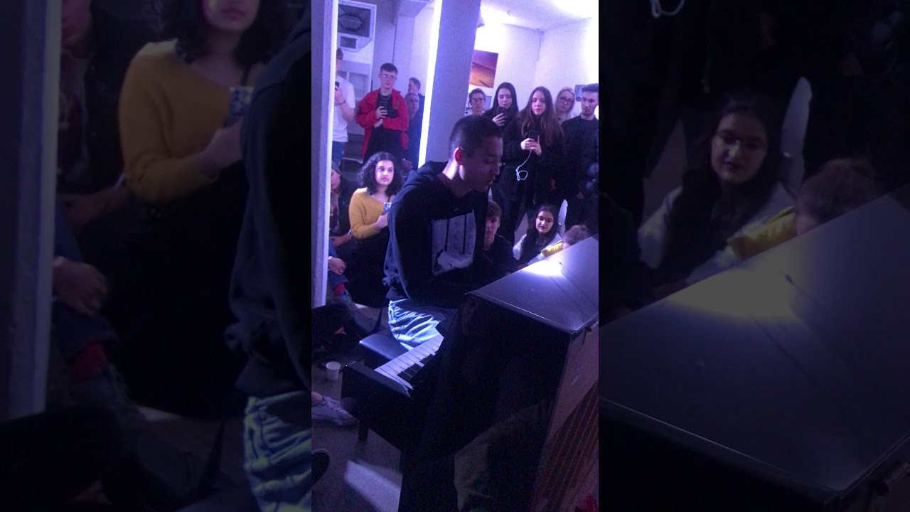 EDEN sings 'XO' // No Future Release event at Hoxton basement