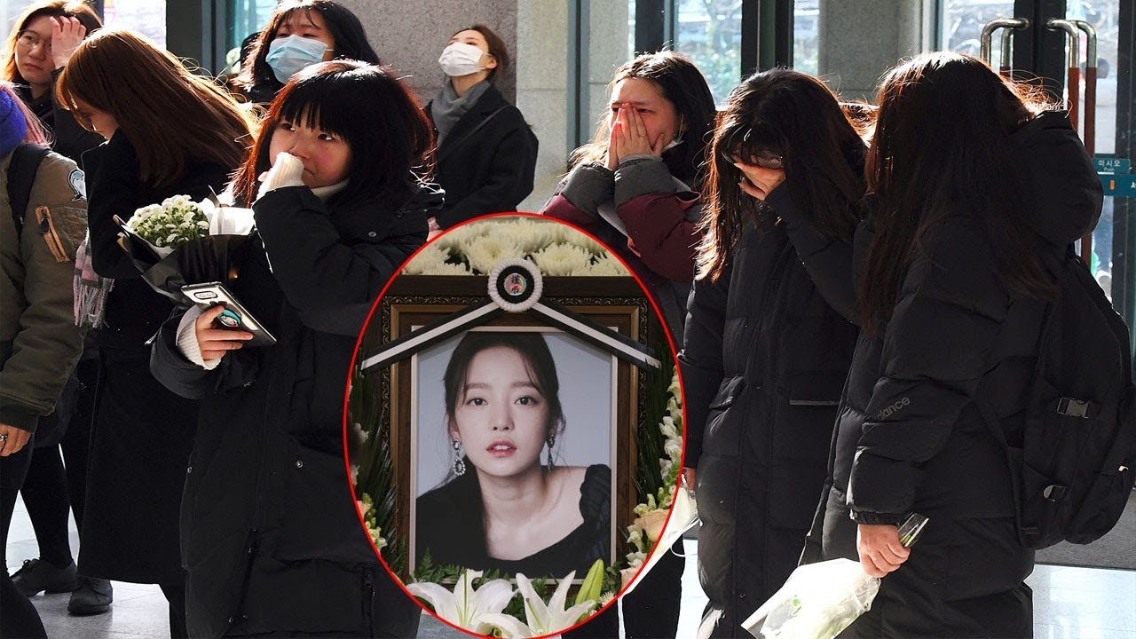 Heartbreaking- Ex-boyfriend appeared at Goo Hara's funeral - White