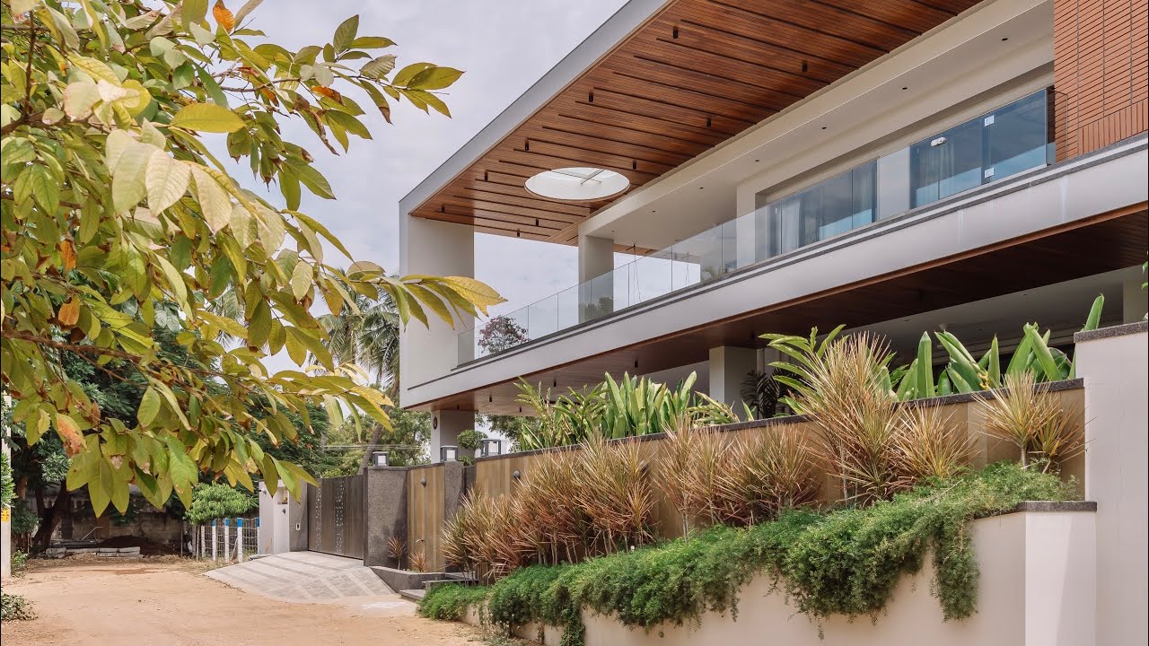 B3 House / Built Up 8640 Sqft Design By Cubism Architects #landscapedesign