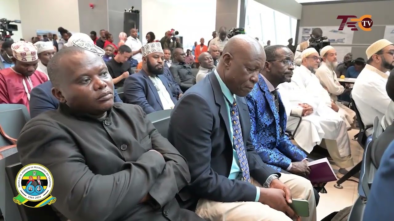 MKURUGENZI MKUU TRC AKIELEZA MAENDELEO YA UJENZI NA MAJARIBIO YA SGR MBELE YA WAZIRI MKUU