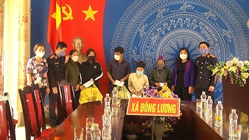 Trao quà tết cho các hộ gia đình có hoàn cảnh khó khăn tại xã Đồng Lương