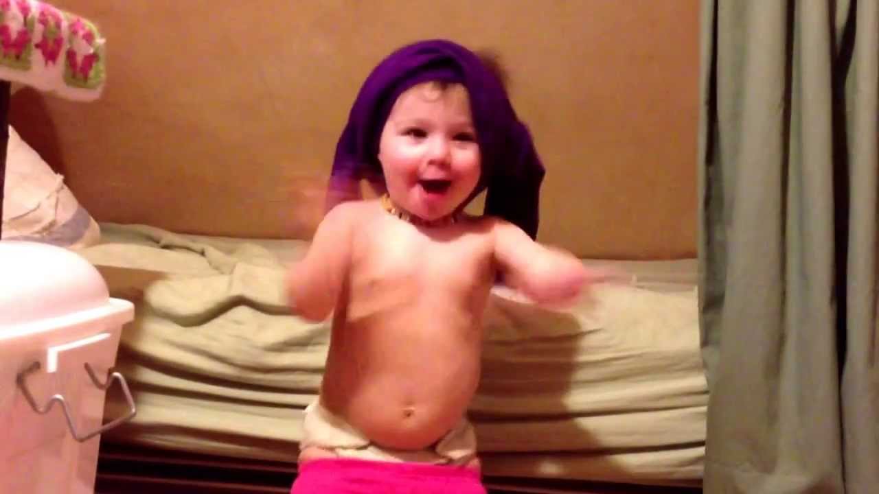 Dancing Cute Baby Speaking Some Italian Funny Youtube Dancing Cute Baby Speaking Some Italian Funny Youtube