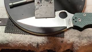 Sharpening Tech Tip: Clarification of keeping your tip parallel to the corner of your clamp.