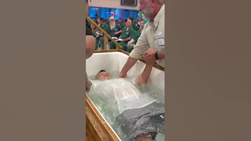 Inmate Gets Baptized Behind Bars Jesus Bible Baptism Jesuslovesyou Prisonministry Kingdom 