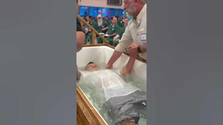 Inmate gets baptized behind bars #jesus #bible #baptism #jesuslovesyou #prisonministry #kingdom - DayDayNews