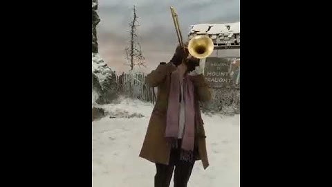 ASOUE: A series of unfortunate events behind scenes Henchperson of Indeterminate Gender plays music