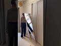倒れても割れない不思議な鏡　子どもがいても置ける全身鏡 #赤ちゃん #赤ちゃんのいる生活 #インテリア #鏡#shorts