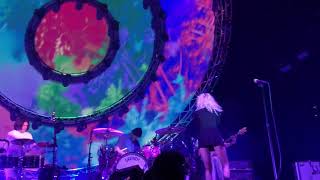 Paramore - Forgiveness (Manchester Arena) screenshot 5