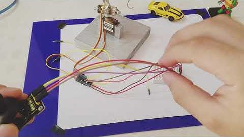 cómo hacer una grúa controlado con joystick en arduino para tareas escolares