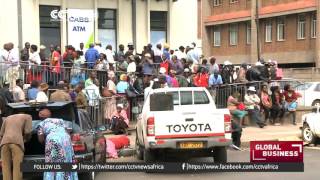 Currency shortage in Zimbabwe prompts overnight queuing outside banks