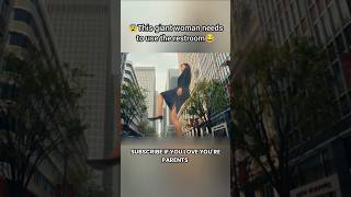 This Giant Woman Needs To Use Restroom.