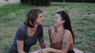 Dos Lesbianas besandose 🥵🥵