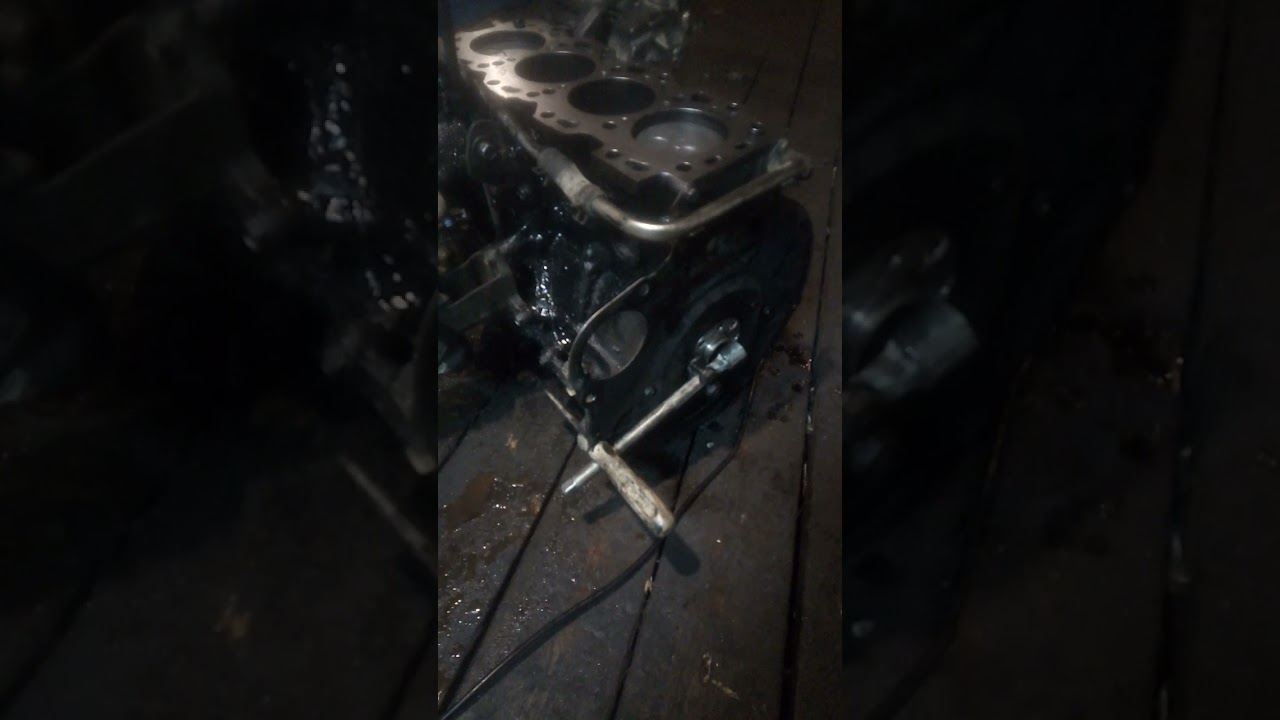 Как быстро и просто открутить(сорвать) шкиф коленвала или маховик на ...