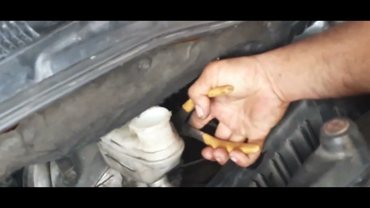 BRAKE MASTER CYLINDER REMOVAL LOCATION BASIC POINTERS YouTube