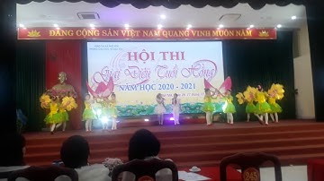 Tiết mục dự thị Giai điệu tuổi hồng của trường Tiểu học Minh Đức
