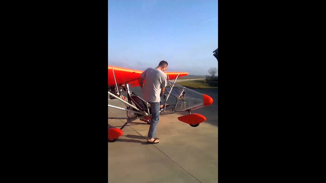 Easy Entry into an Aerolite 103 Ultralight - YouTube