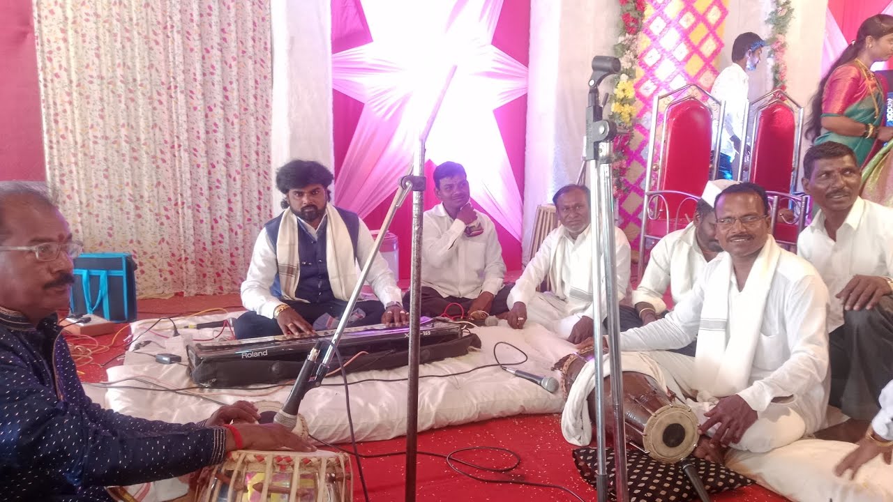 गजरा टू टेल कन्हैया गायक किरण महाराज ठोंबरे 👌👌🎤🎹विनायक मा बर्डे बाळू मा चंदू मा शाम मा 9766112235