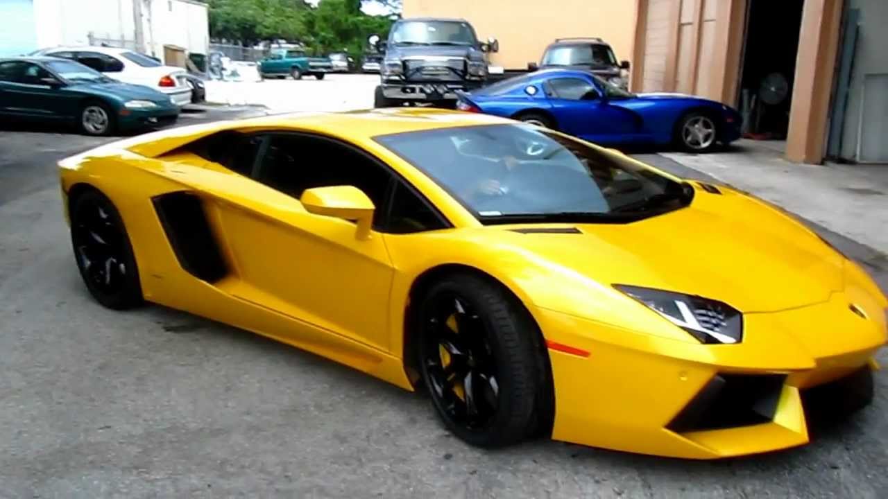 Yellow Aventador LP700-4 getting moved into the Garage ...