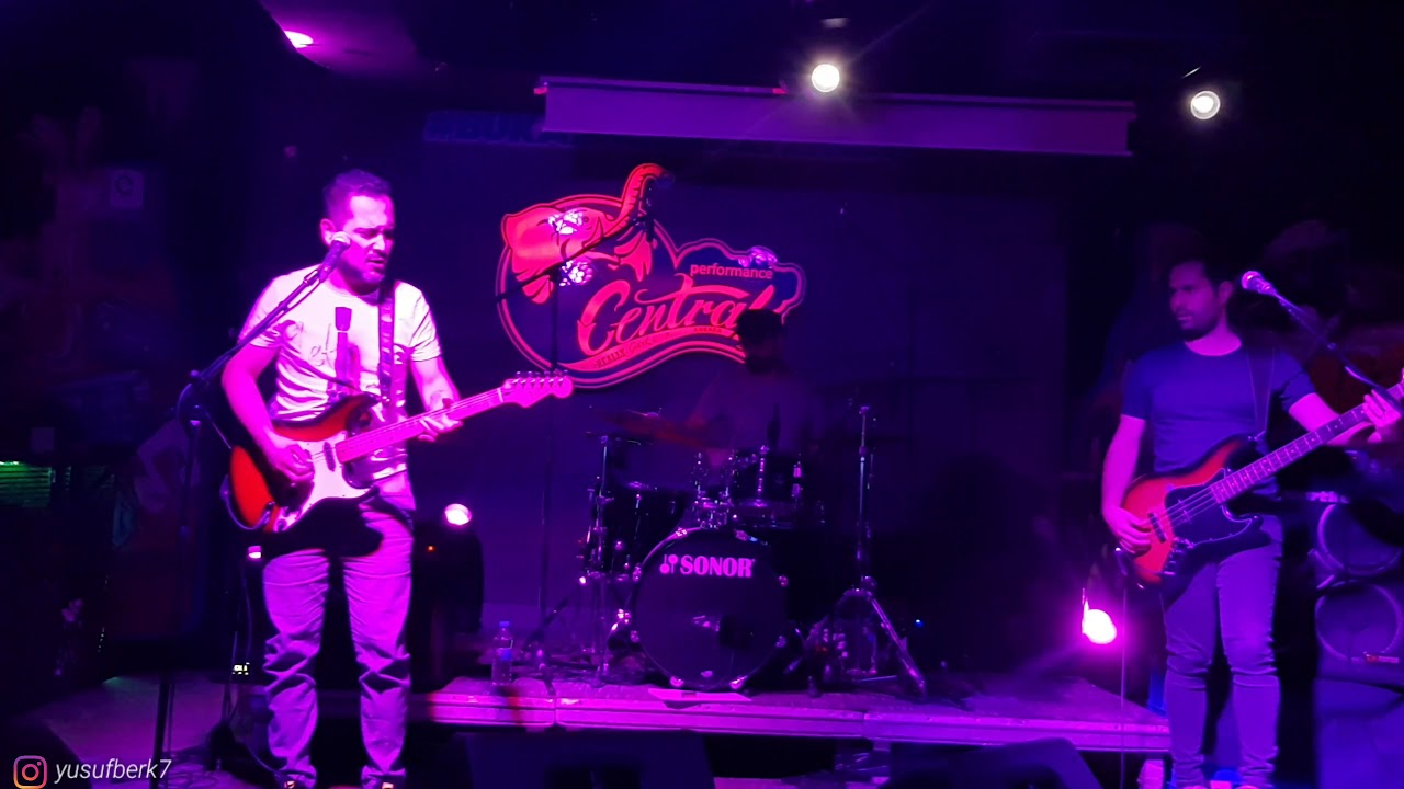 [4K] Umut Kaya - Öpüyorum (Central Ankara 10.05.18)